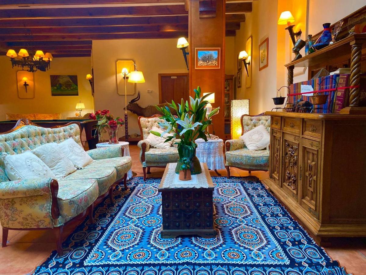 Hotel El Curro Burunchel Esterno foto