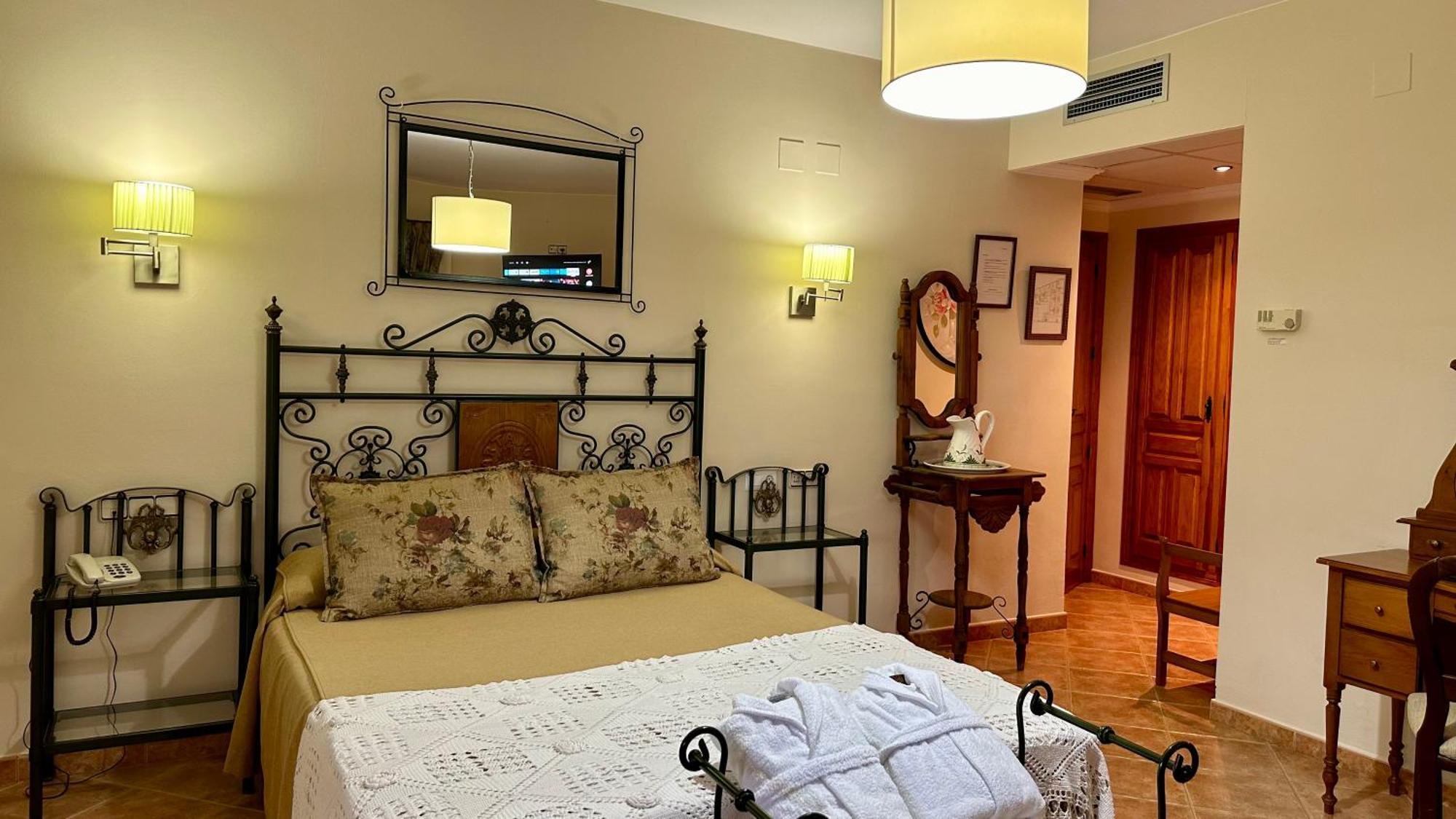 Hotel El Curro Burunchel Esterno foto